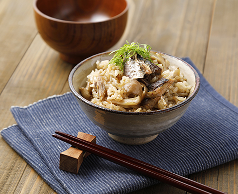 薫製オイルサーディンの炊き込みご飯