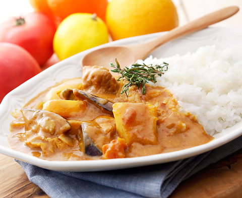 トマトとココナッツの南国カレー